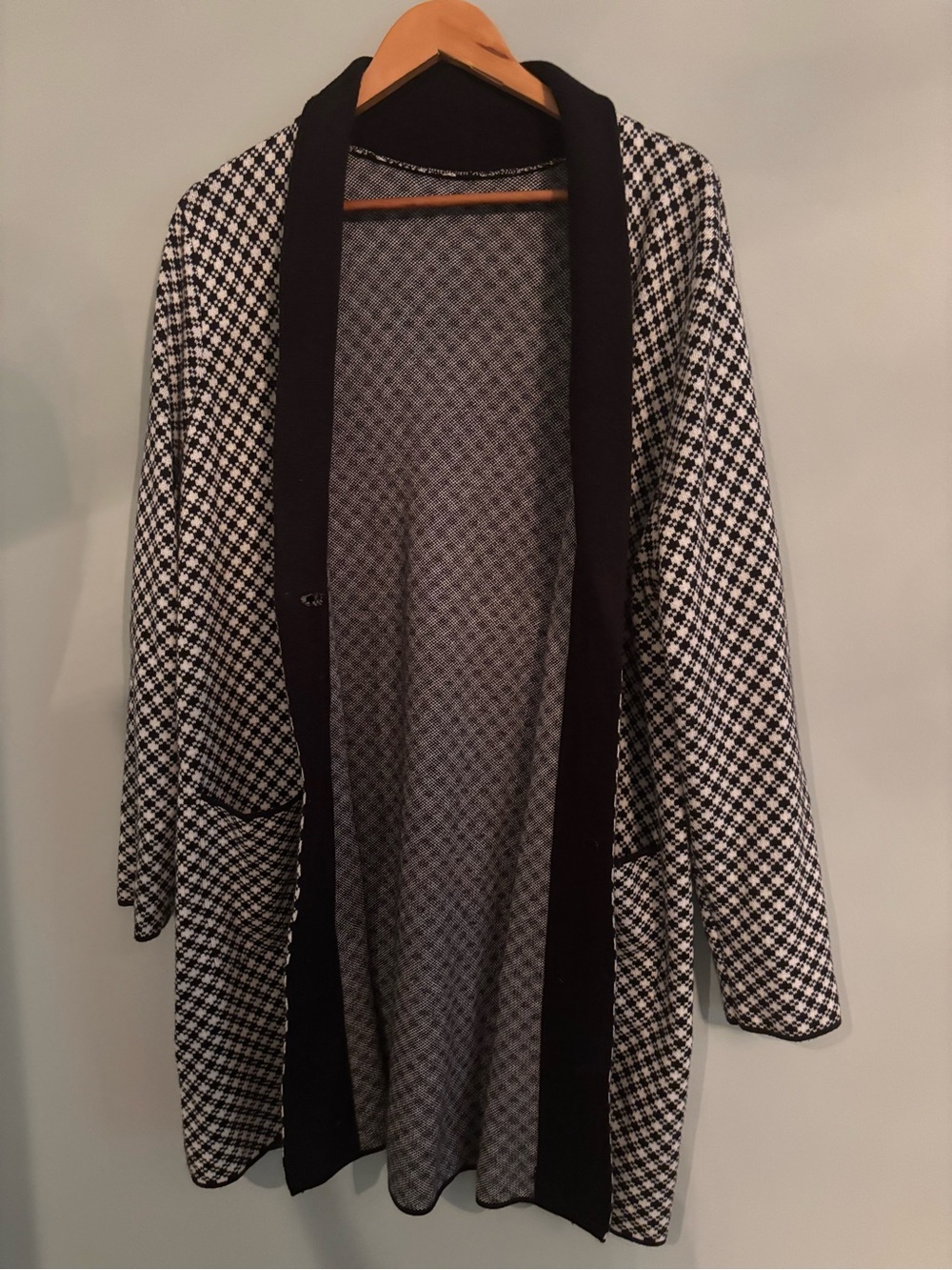 Black & White Open-front Women's Coatigan